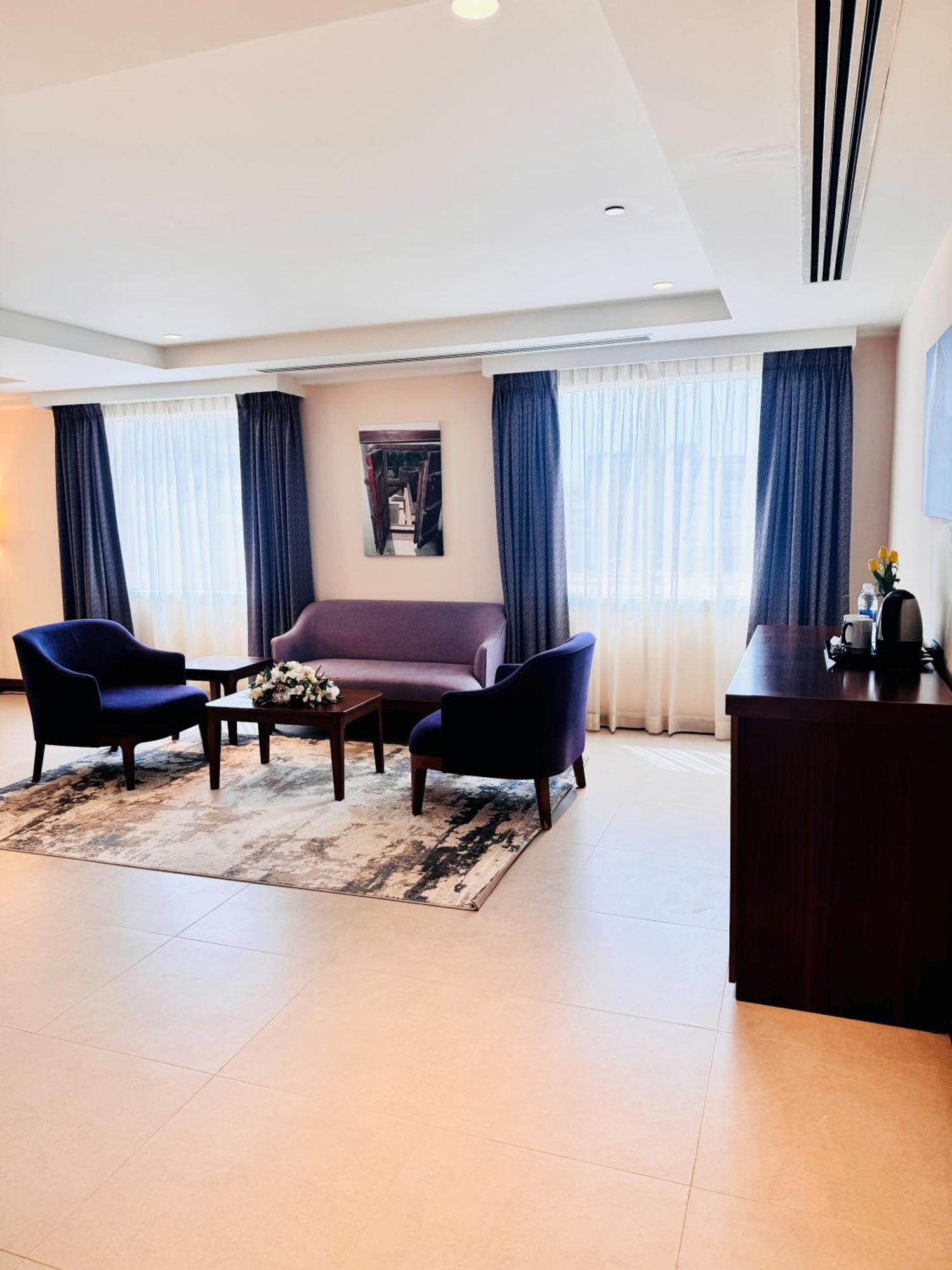 Kyriad Hotel סאלאלה מראה חיצוני תמונה